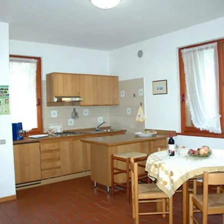 Sleeps 6 With Pool And Wifi