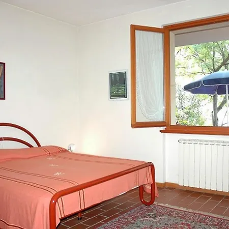 Sleeps 6 With Pool And Wifi Apartment