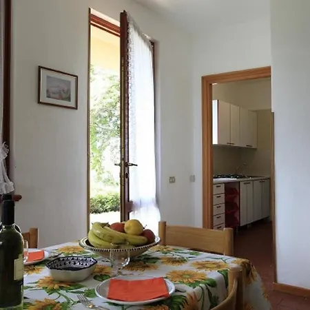 Apartment Sleeps 6 With Pool And Wifi