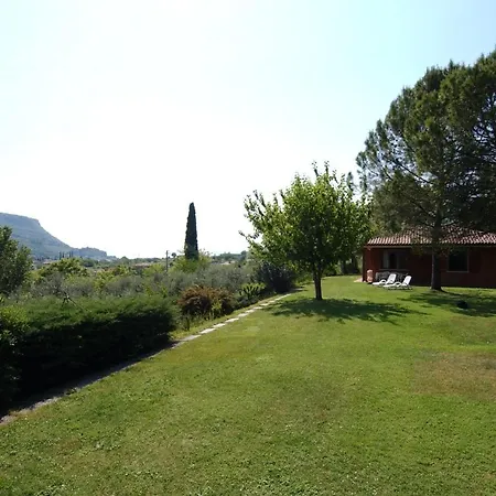 Sleeps 6 With Pool And Wifi Apartment