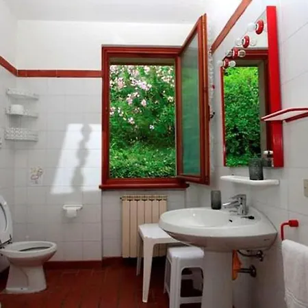 Apartment Sleeps 6 With Pool And Wifi