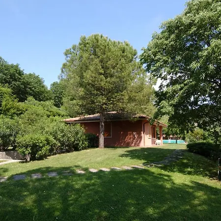 Apartment Sleeps 6 With Pool And Wifi Garda (Verona)